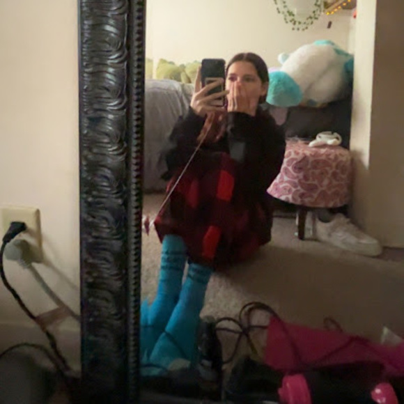 Meet your Posher, Alyssa - Picture 1 of 1